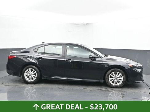 Used 2025 Toyota Camry LE image 13