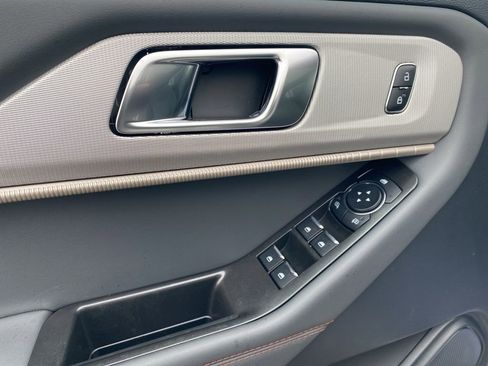 New 2026 Ford Explorer Active w/ Active Comfort Package image 20