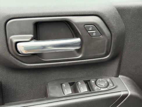 Used 2026 Chevrolet Silverado 2500 Custom w/ Custom Value Package image 15