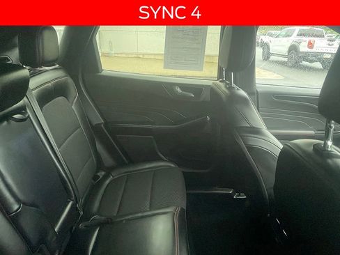 Certified 2025 Ford Escape ST-Line Select AWD/4WD image 10