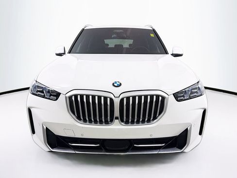 Used 2025 BMW X5 xDrive40i AWD/4WD image 2