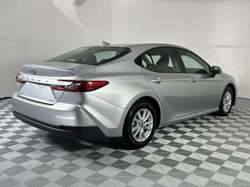 Used 2025 Toyota Camry LE FWD image 8