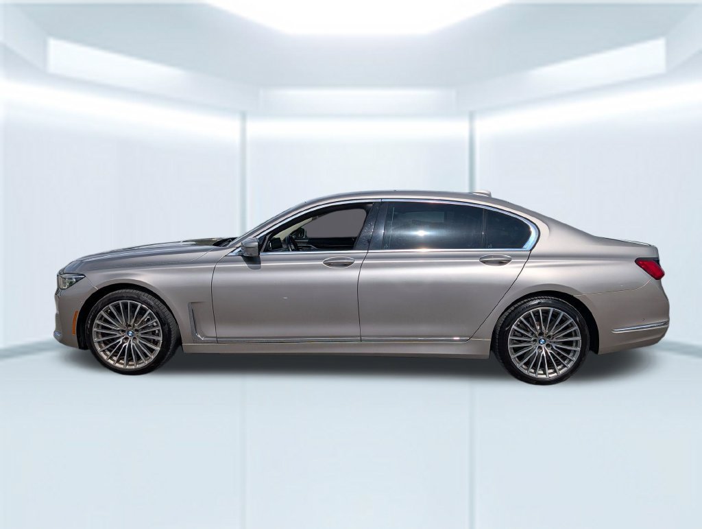 Used 2021 BMW 750i xDrive w/ Executive Package AWD/4WD image 2