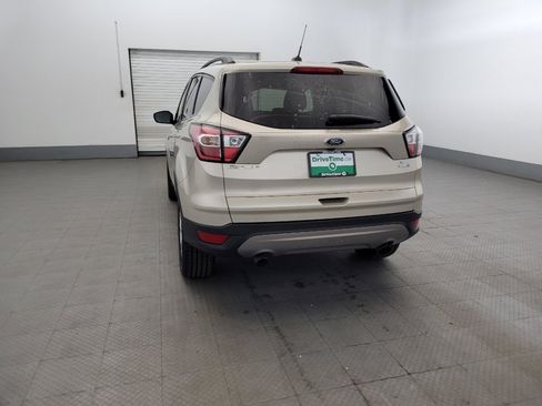 Used 2017 Ford Escape SE w/ Equipment Group 201A AWD/4WD image 6