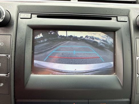 Used 2015 Toyota Camry LE FWD image 29