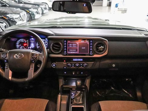 Used 2022 Toyota Tacoma TRD Sport RWD image 12