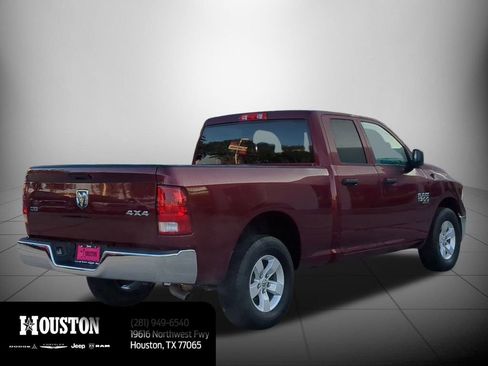 Used 2024 RAM 1500 Classic SLT image 3