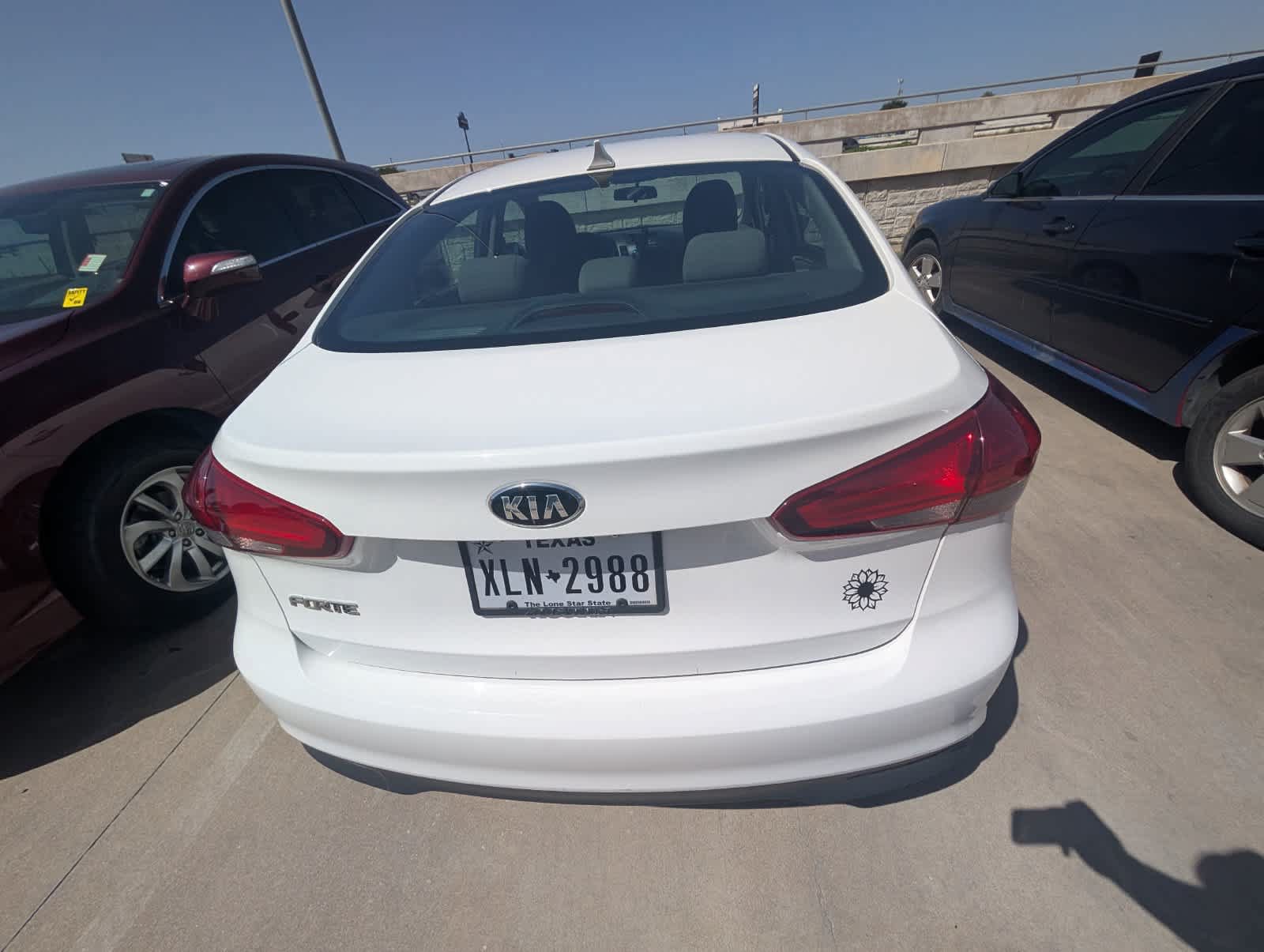 Used 2017 Kia Forte LX FWD image 3