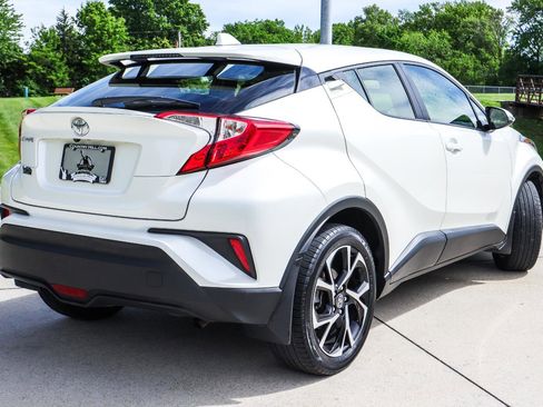 Used 2020 Toyota C-HR XLE FWD image 15