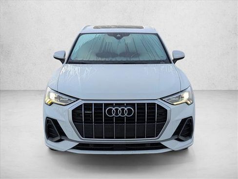 Used 2020 Audi Q3 2.0T Premium Plus w/ Premium Plus Package image 2