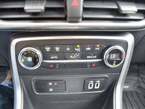 Used 2021 Ford EcoSport SE FWD image 49