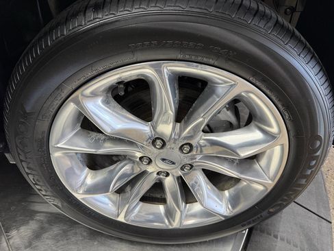 Used 2013 Ford Explorer XLT AWD/4WD image 30