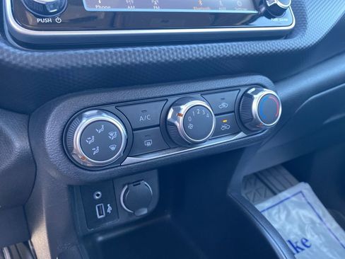 Used 2022 Nissan Kicks S image 25