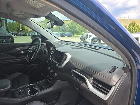 Used 2020 GMC Terrain SLT w/ GMC Pro Grade Package AWD/4WD image 7
