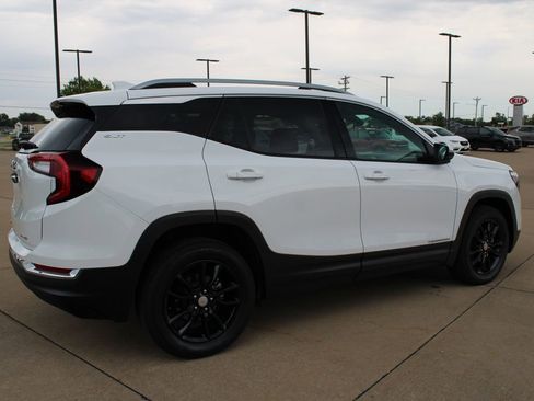 Used 2023 GMC Terrain SLT AWD/4WD image 5