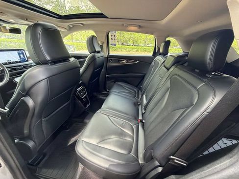 Certified 2021 Lincoln Nautilus Reserve FWD image 24