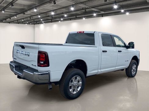 New 2026 RAM 2500 Big Horn AWD/4WD image 4