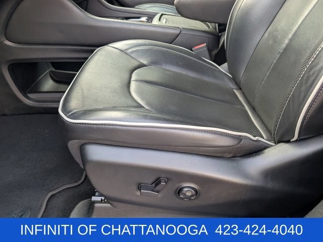 Used 2025 Chrysler Pacifica Limited FWD image 22