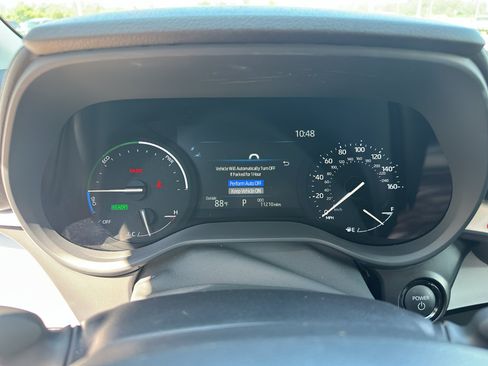 Used 2026 Toyota Sienna LE AWD/4WD image 4