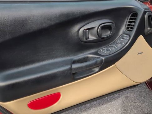 Used 2004 Chevrolet Corvette Coupe w/ Roof Package image 13