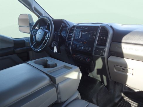 Used 2021 Ford F250 XL w/ Power Equipment Group AWD/4WD image 27