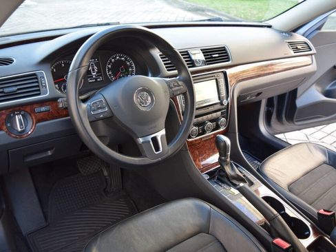 Used 2015 Volkswagen Passat TDI SEL Premium image 38