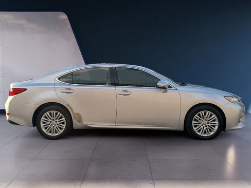Used 2013 Lexus ES 350 w/ Luxury Pkg FWD image 6