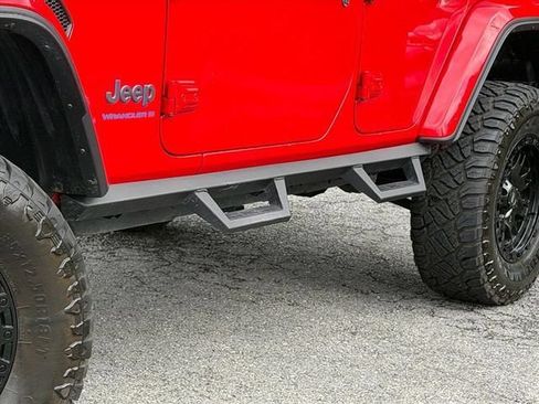 Used 2025 Jeep Wrangler Unlimited Sahara AWD/4WD image 29