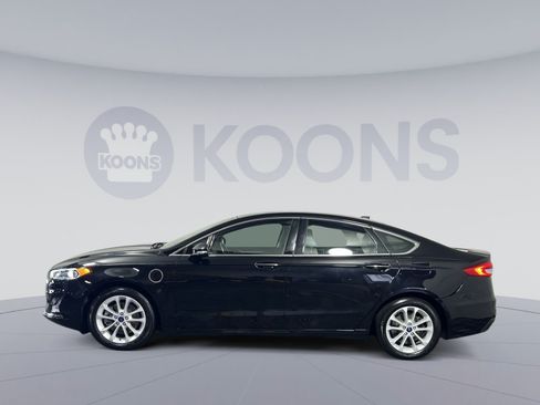 Used 2020 Ford Fusion Energi Titanium FWD image 7