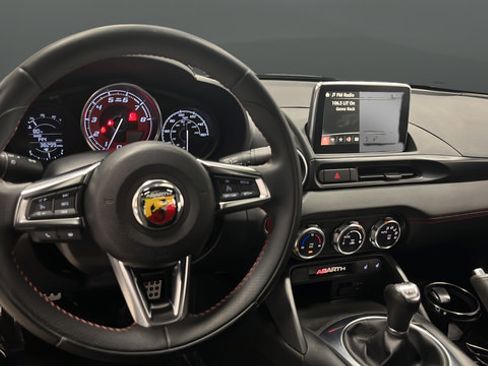 Used 2017 FIAT 124 Spider Abarth RWD image 19