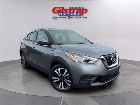 Used 2020 Nissan Kicks SV image 1
