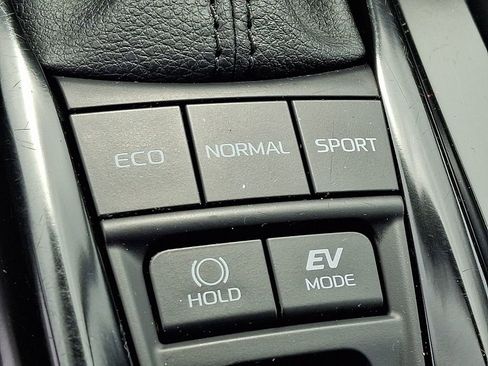 Used 2025 Toyota Camry LE FWD image 23