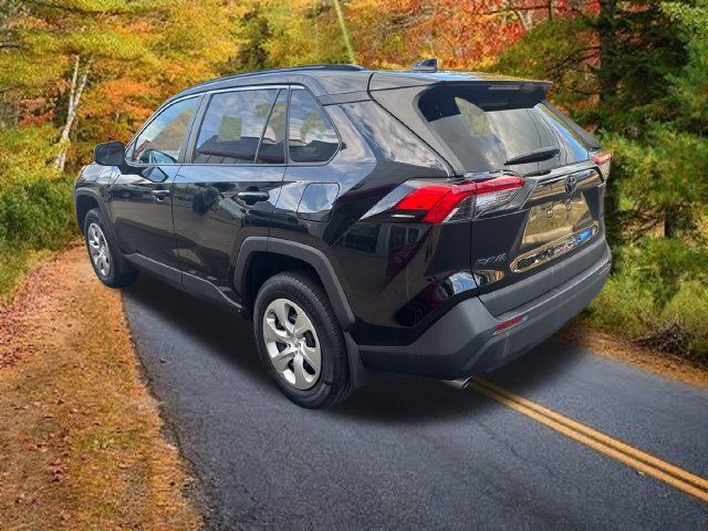 Used 2021 Toyota RAV4 LE AWD/4WD image 5