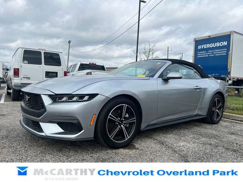 Used 2025 Ford Mustang Premium RWD image 7