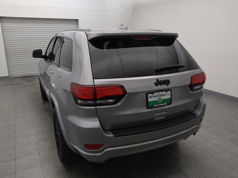 Used 2019 Jeep Grand Cherokee Altitude RWD image 6