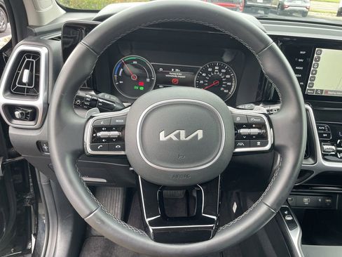 Certified 2023 Kia Sorento EX AWD/4WD image 16