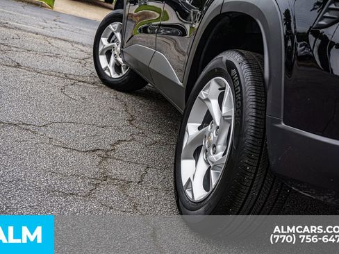 Used 2025 Chevrolet Trax LS w/ LS Convenience Package FWD image 14