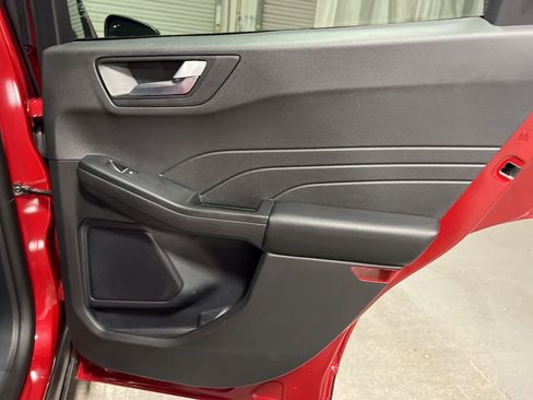Used 2025 Ford Escape ST-Line AWD/4WD image 10