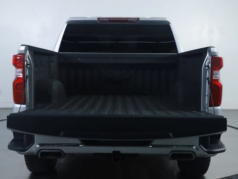 Used 2022 Chevrolet Silverado 1500 LT w/ Z71 Off-Road Package AWD/4WD image 15