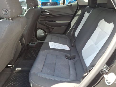 Used 2025 Chevrolet Trax LS FWD image 13