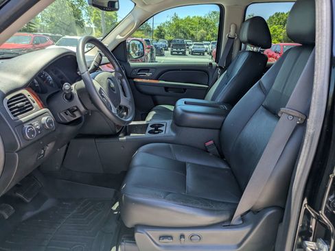 Used 2011 Chevrolet Suburban 2500 LT w/ Luxury Package AWD/4WD image 22