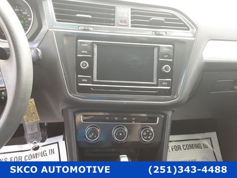 Used 2020 Volkswagen Tiguan S w/ 3rd Row Seat Package image 17
