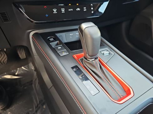 Used 2025 Nissan Kicks SR FWD image 21