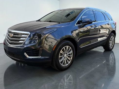 Used 2018 Cadillac XT5 Luxury w/ Driver Awareness Package FWD image 2