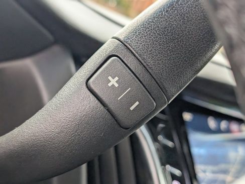 Used 2020 Cadillac Escalade Platinum image 27