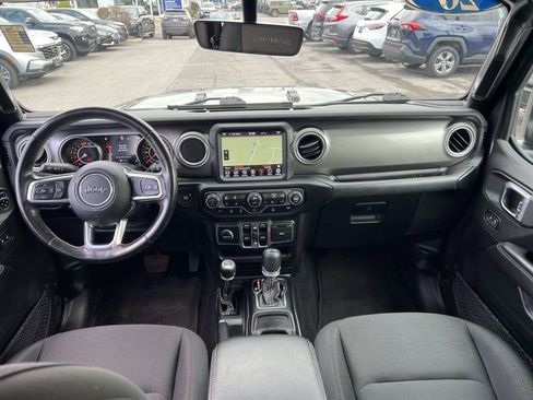 Used 2020 Jeep Wrangler Unlimited Sahara AWD/4WD image 20