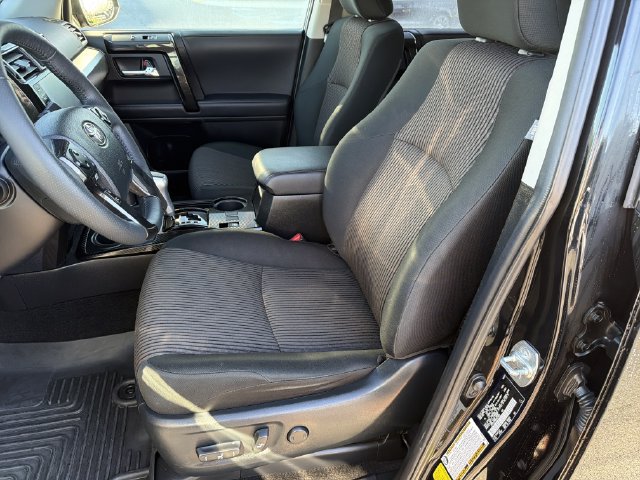 Used 2022 Toyota 4Runner TRD Off-Road AWD/4WD image 11