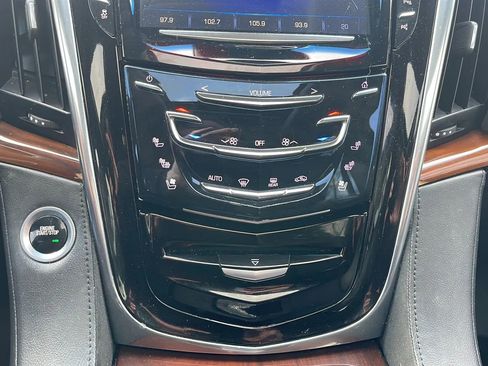Used 2017 Cadillac Escalade ESV Premium Luxury image 31