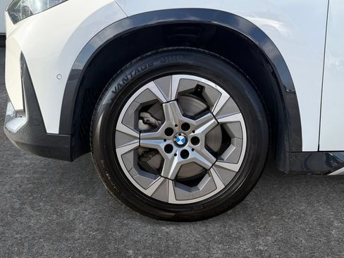 Used 2025 BMW X1 xDrive28i AWD/4WD image 9
