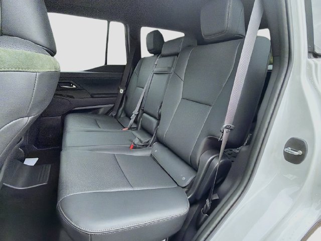 Used 2025 Lexus GX 550 AWD/4WD image 20